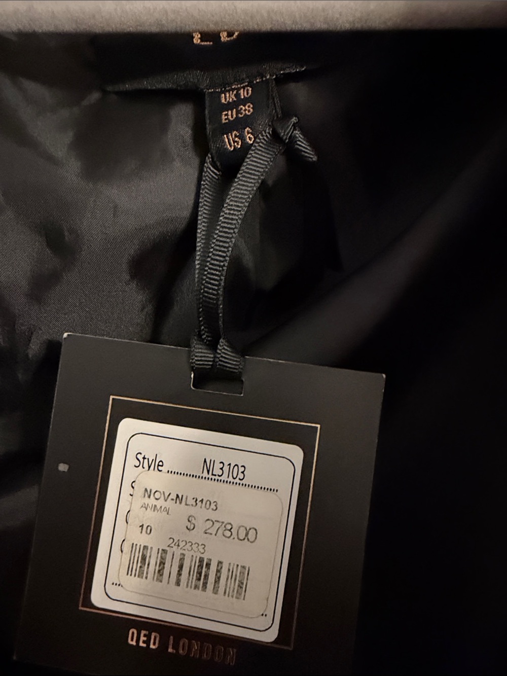 QED London Black Lined Coat with Branded Tag - Picture 2 of 2